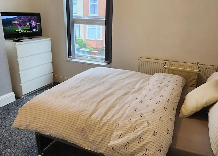 Manor House Walsall 3