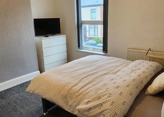Manor House Walsall 3